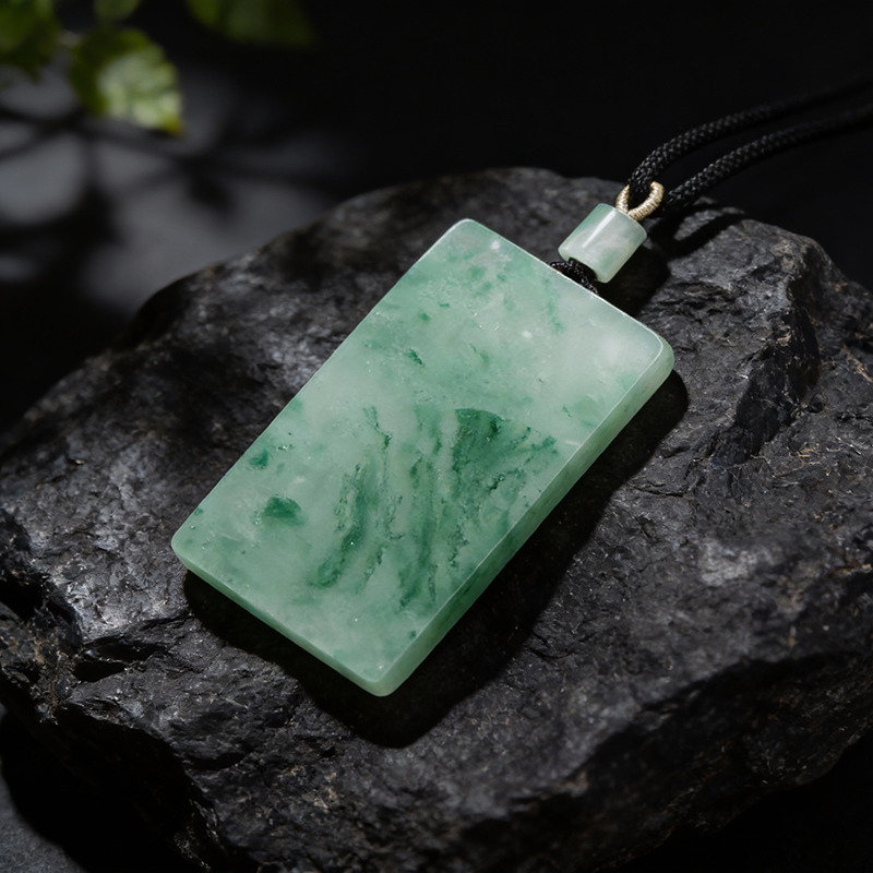 Quartzite African Jade · Wushi Pendant