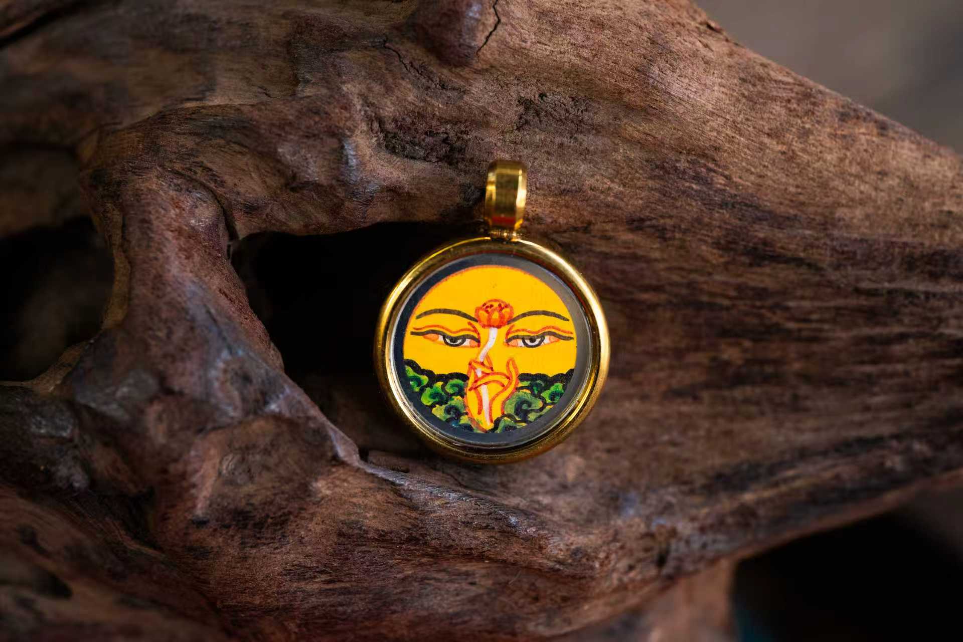 【八大守护·文殊菩萨系列】文殊菩萨佛眼 兔年本命守护 随身唐卡吊坠 · 纯手工矿物颜料