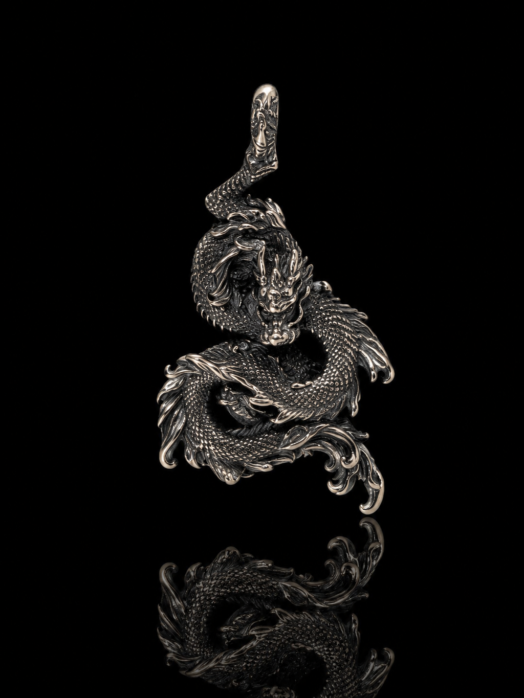 藏银龙吊坠手工雕刻正面图 Chinese dragon pendant