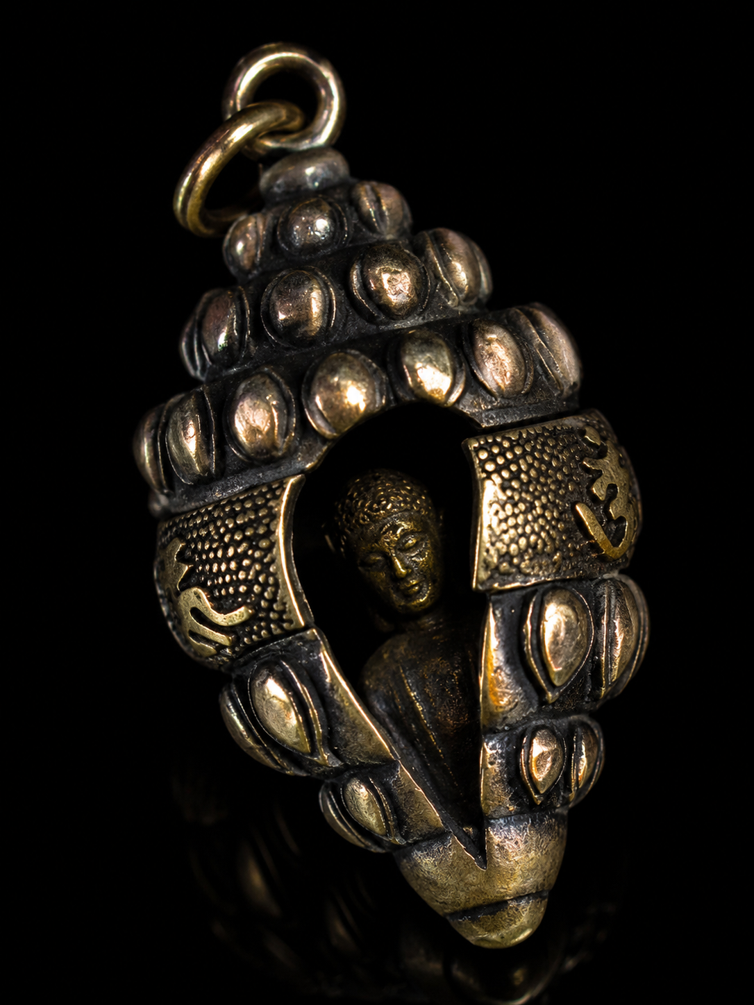 Tibetan silver small conch-shell ghau pendant · Dharma conch amulet for Buddha offering