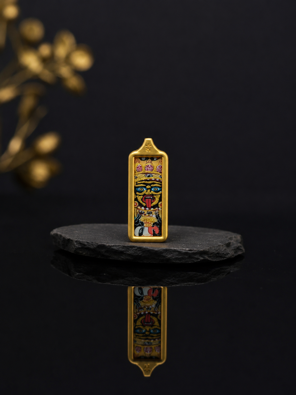 Zaki Lhamo Golden Long Thangka Charm｜扎基拉姆金色长条唐卡