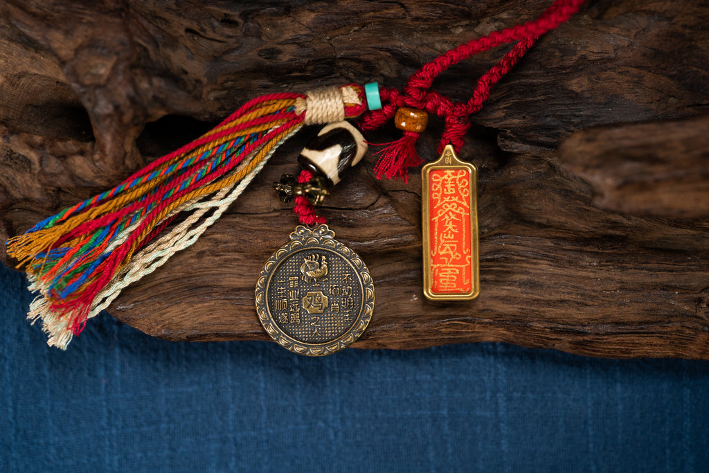 属鸡太岁平安符随身唐卡正面图 Rooster zodiac Tai Sui talisman