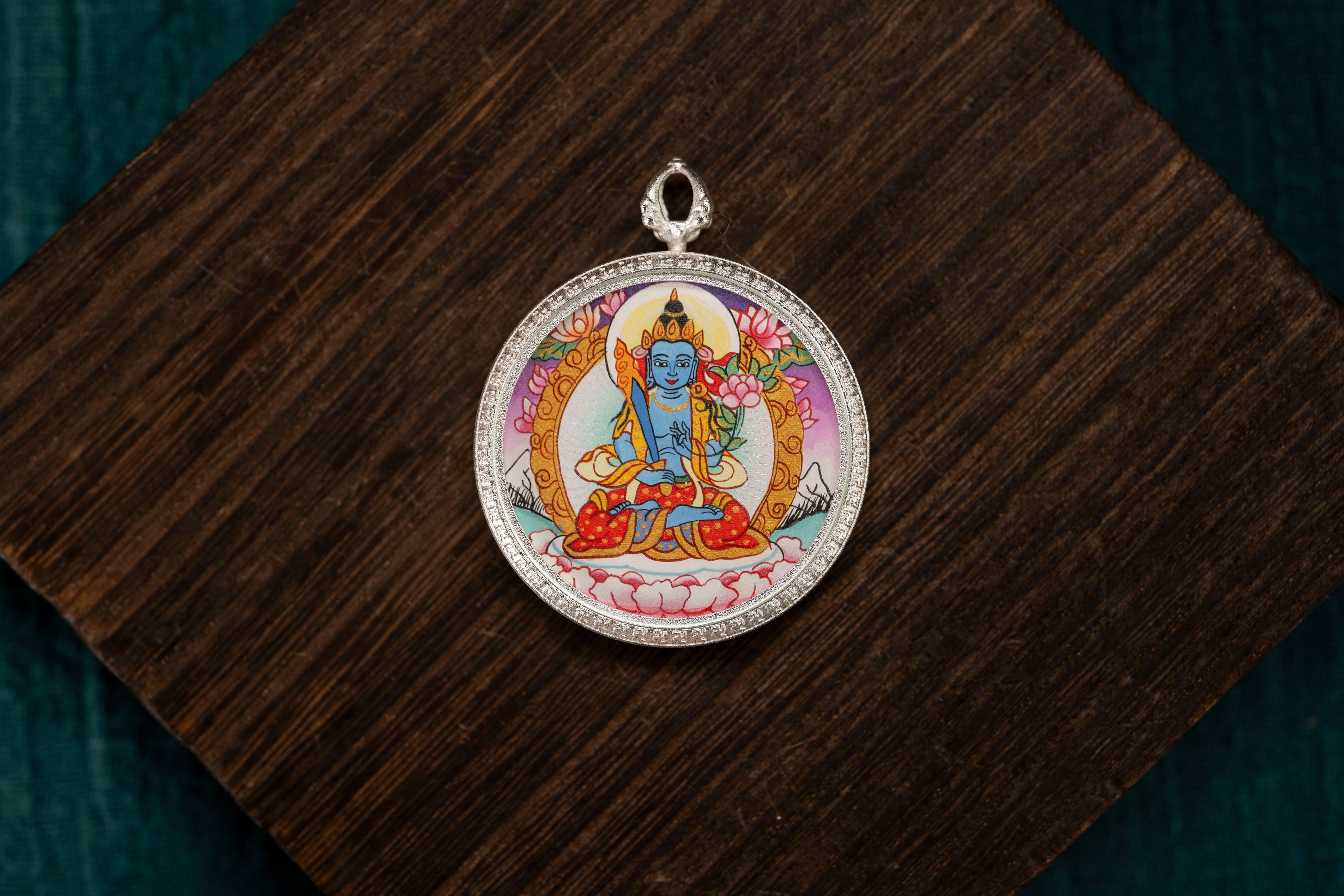 Eight Guardian Deities · Ox and Tiger Series | Akashagarbha Green Tara Round Portable Thangka, Hand-Painted with Mineral Pigments, Tibetan Buddhist Protection for One's Birth Year Animal