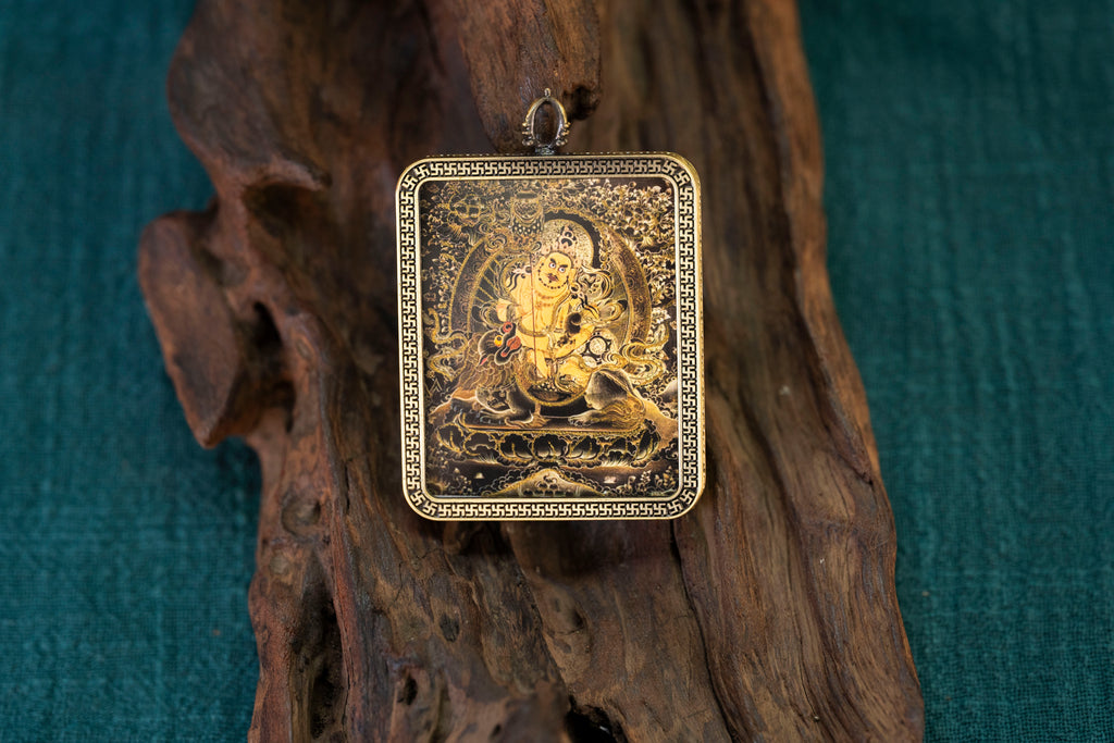 财宝天王多闻天王随身唐卡挂件正面图 Vaishravana wealth charm
