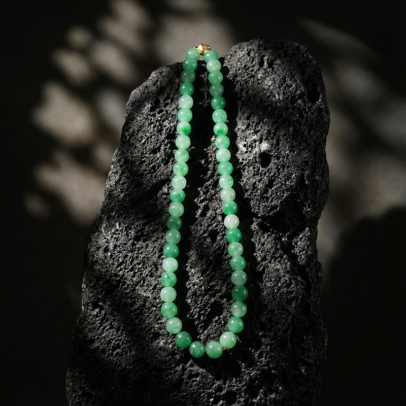 Natural Quartzite Jade · African Jade Round Bead Sweater Chain Pendant