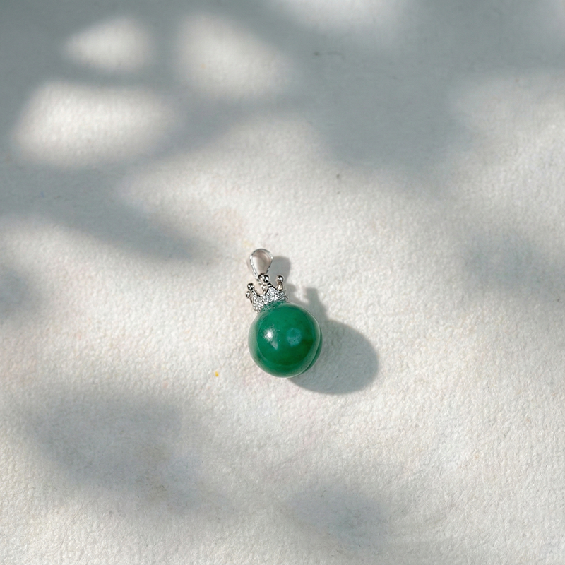 Natural Quartzite Jade · African Jade Alloy Pendant
