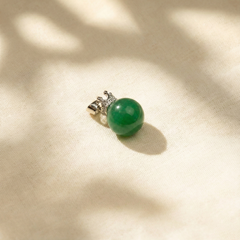 Natural Quartzite Jade · African Jade Alloy Pendant