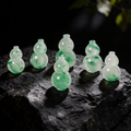非洲翠小葫芦挂坠正面图 Green quartzite gourd pendant