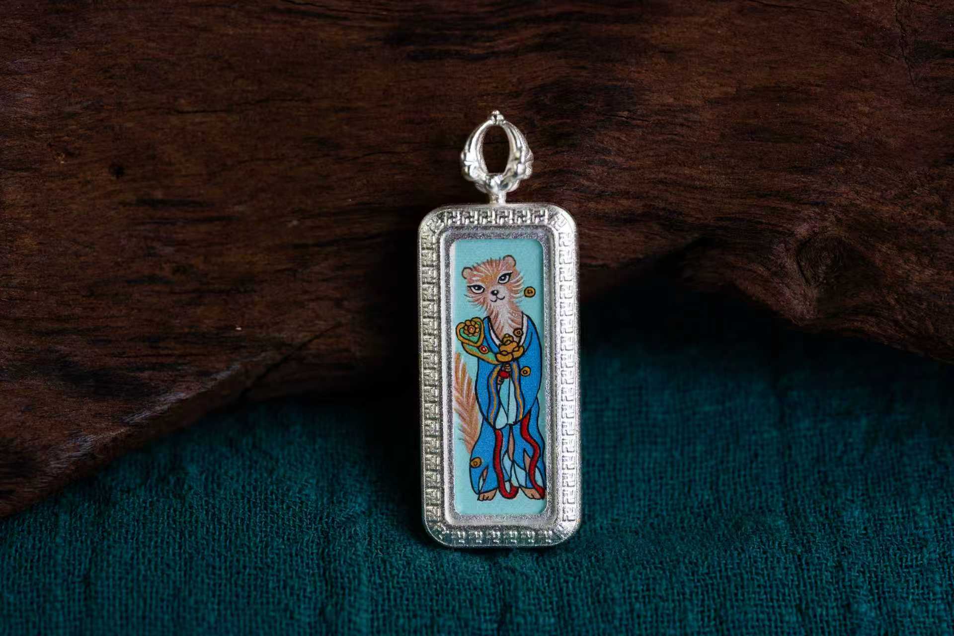 【八大守护·狐仙系列】黄大仙 竖版祥瑞护法 随身唐卡吊坠 · 纯手工矿物颜料